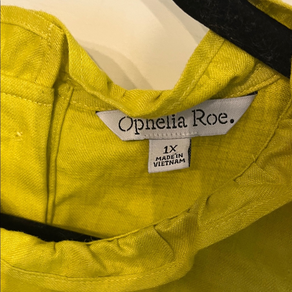 Chic Sleeveless Lime Blouse - Picture 3 of 5